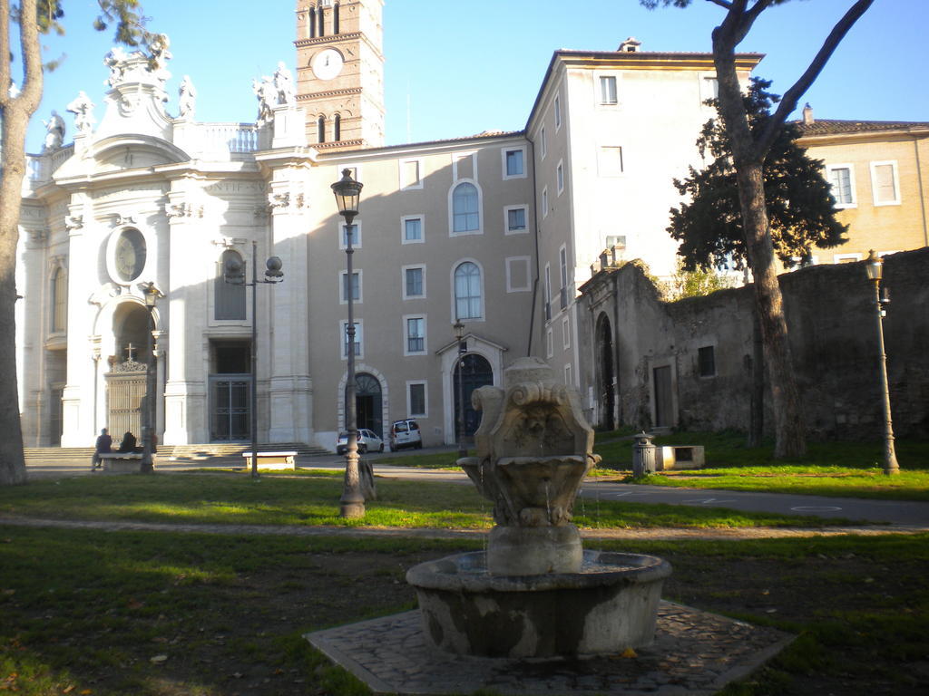 B&B La Finestra Di Fronte Rome Exterior photo