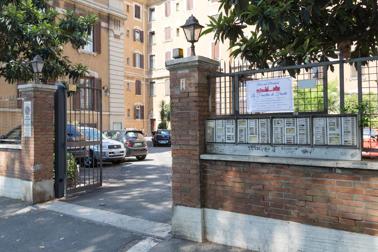 B&B La Finestra Di Fronte Rome Exterior photo