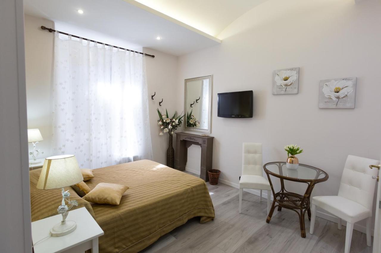 B&B La Finestra Di Fronte Rome Exterior photo