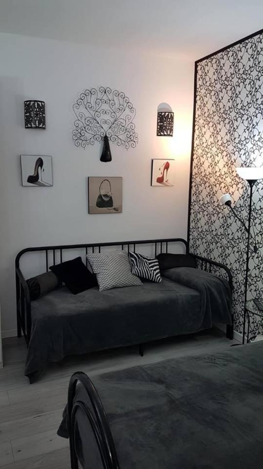 B&B La Finestra Di Fronte Rome Exterior photo